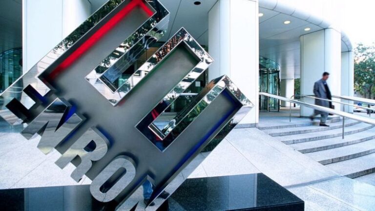 28 Nov 2001 U.S.A. — Enron Collapses